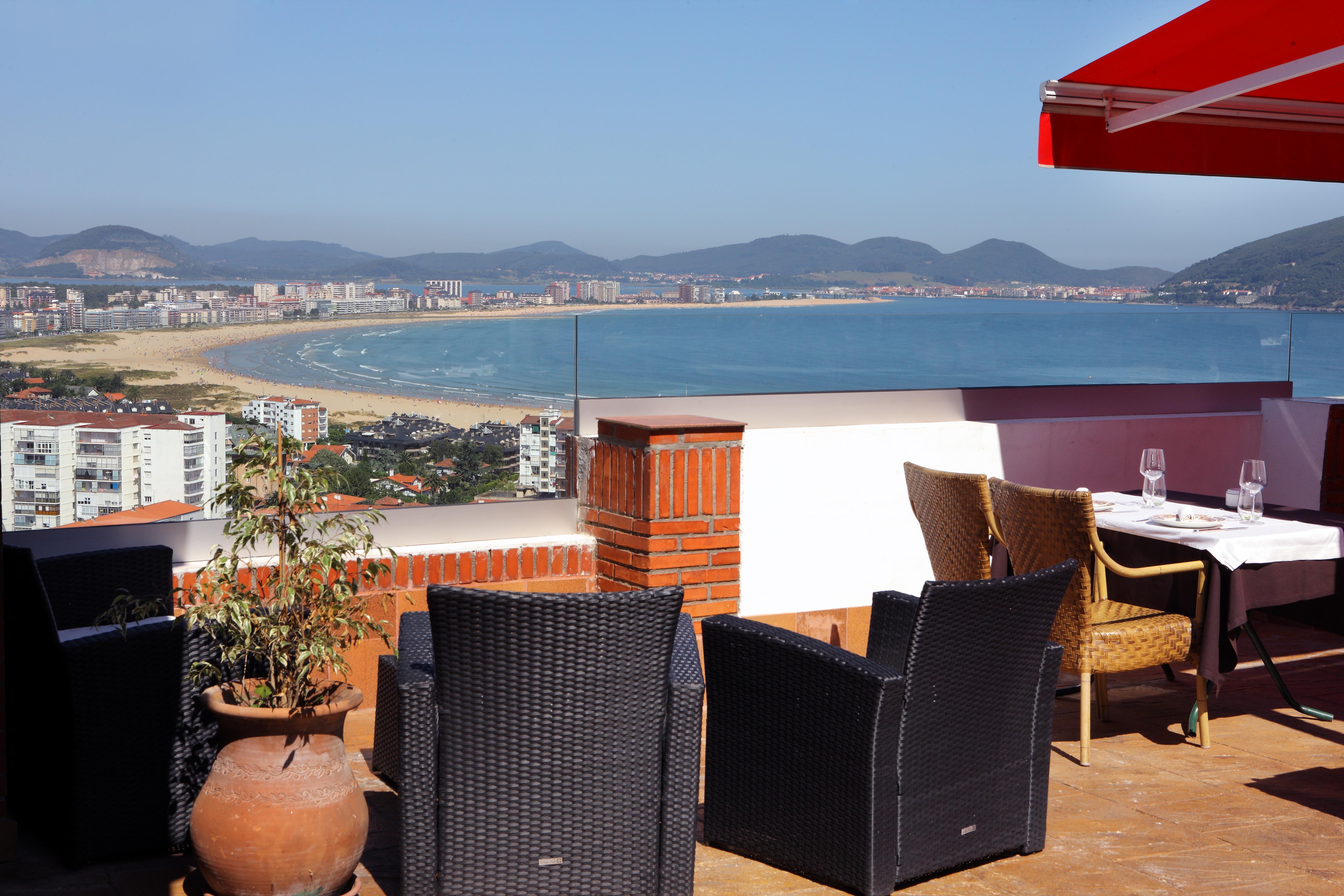 Hotel Restaurante Risco Ларедо Екстер'єр фото