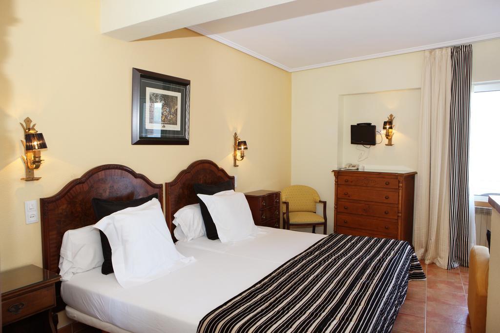 Hotel Restaurante Risco Ларедо Екстер'єр фото