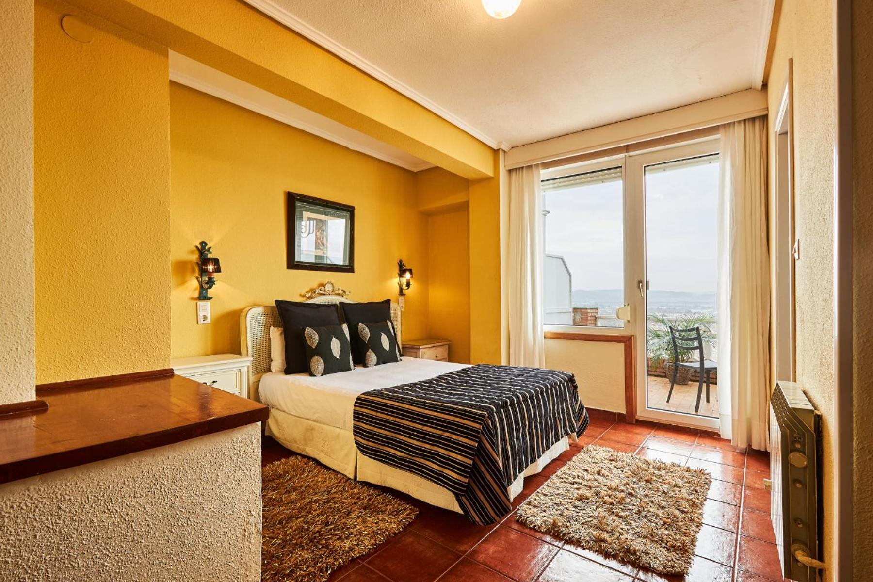 Hotel Restaurante Risco Ларедо Екстер'єр фото