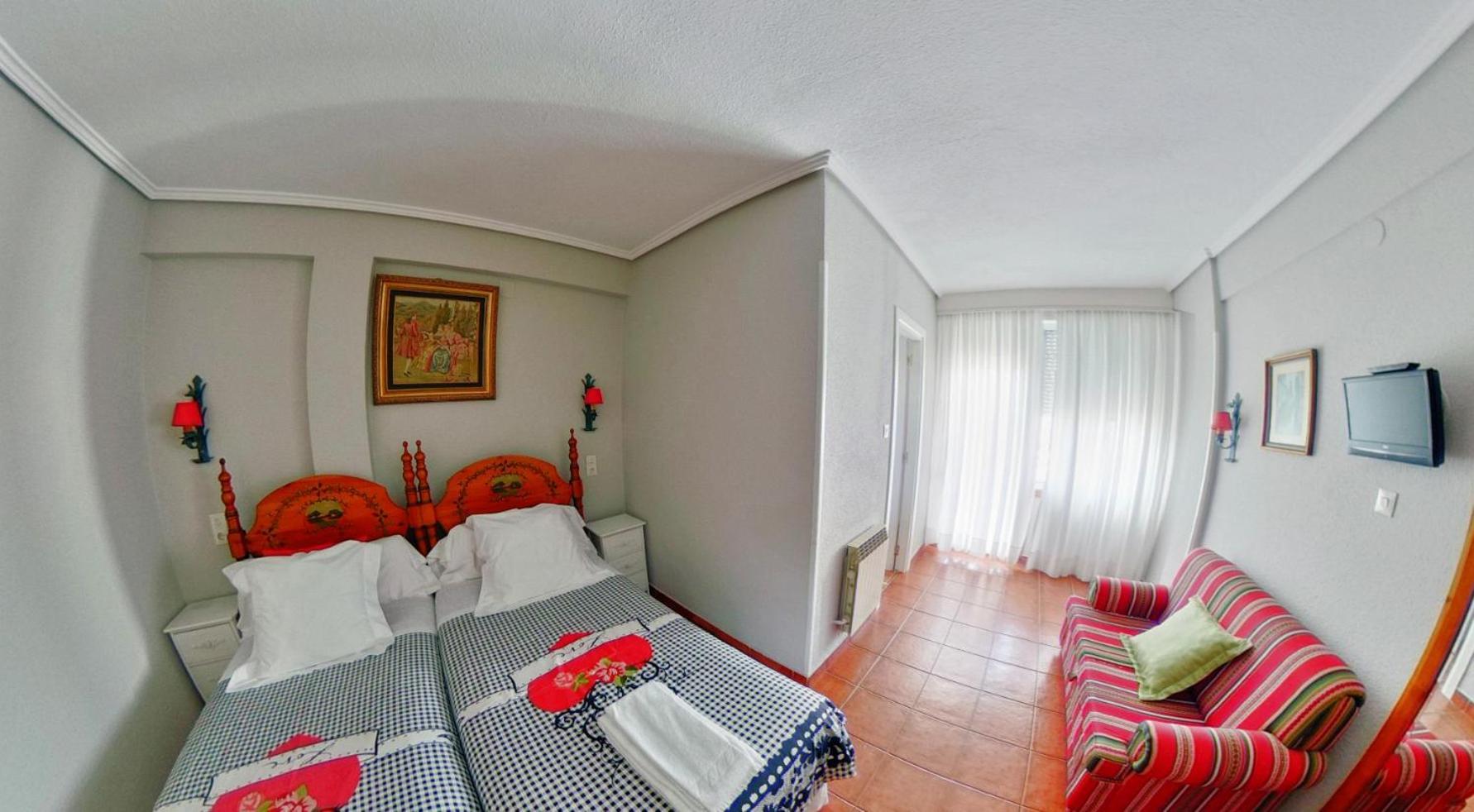 Hotel Restaurante Risco Ларедо Екстер'єр фото