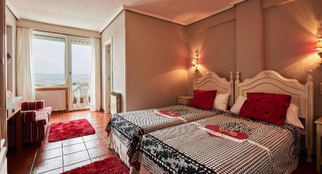 Hotel Restaurante Risco Ларедо Екстер'єр фото